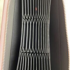 【未使用品】管理番号：G-13 　シンプルでかわいい♪　レザー財布 ファスナー開閉 レディース　20cm ×10cm 厚み3cmの画像