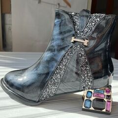 【 未使用品】管理番号：D-49-2　サイズ23.5ｃｍ相当　レディース　エナメル革ブーツの画像