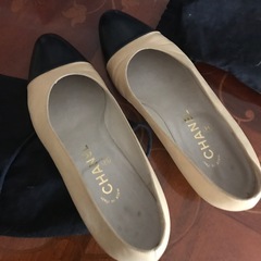 シャネルヒールの画像
