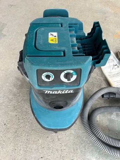 マキタ VC2200 乾湿両用掃除機　ジャンク