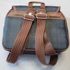 幼稚園バッグ とバッチ　不ニ幼稚園（ふじようちえん）　カバン　　幼稚園バッチの画像