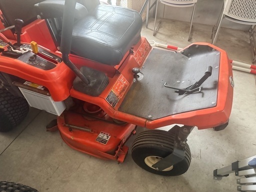 皆さん　欲しい値段教えて！
クボタ 乗用 モア 芝刈機 GZ D15-11