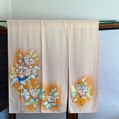 暖簾、横〜98–丈〜100リメイクーのれん着物素材、花柄模様！の画像