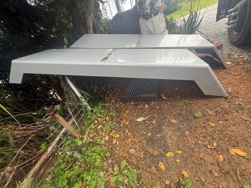 大型ダンプ　フェンダー