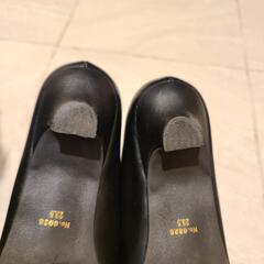 黒 パンプス ALETTAの画像