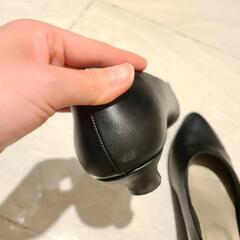 黒 パンプス ALETTAの画像
