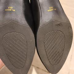 黒 パンプス ALETTAの画像