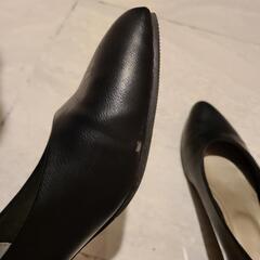 黒 パンプス ALETTAの画像