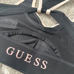 GUESS スポーツウェア トップス フィットネス ジムの画像