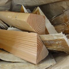 ⑤　屋内保管A倉庫　段ボール箱に入れた薪　約6.5㎏　焚き火　キャンプ　アウトドア　グランピング　薪ストーブ等の焚き付けに 　那須で薪の画像
