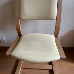 karimoku(カリモク家具)とBenesse(ベネッセ)のコラボ商品 集中力