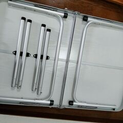 アウトドア机折り畳みの画像