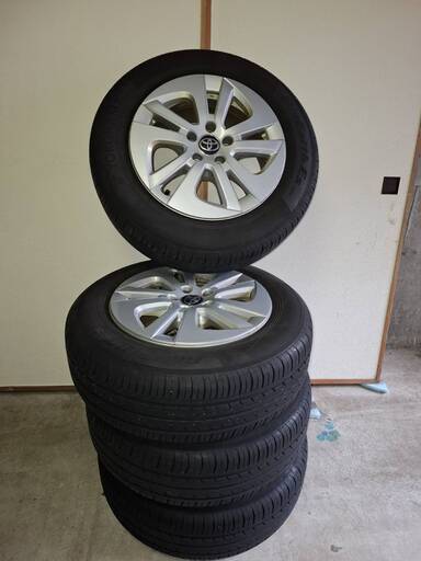 プリウス純正　ヨコハマタイヤ BluEarth-ES ES32A (ブルーアースES32A) 15インチ　4本セット