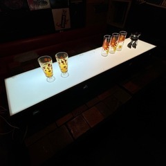 ディスプレイ棚　照明　酒瓶　グラス　フィギュア　札幌手渡し可能　光る棚　飾り棚　バーネオンサイン　ネオン管の画像
