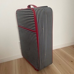 キャリーケースの画像