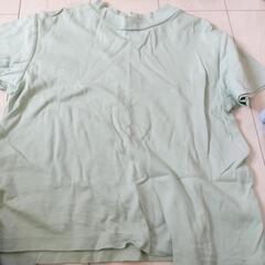 GU　ライトグリーン　Tシャツ　Мサイズ　色落ちが胸辺りにあり