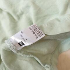 GU　ライトグリーン　Tシャツ　Мサイズ　色落ちが胸辺りにありの画像