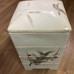 陶器のお重の画像