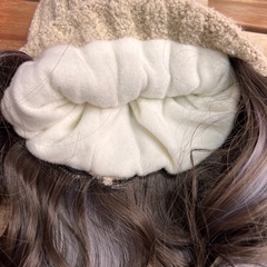 新品　ニット帽付ウィッグの画像