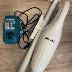 makita マキタ　掃除機　充電式クリーナ　CL100D 