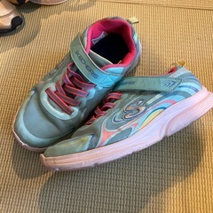 スニーカー２３センチの画像