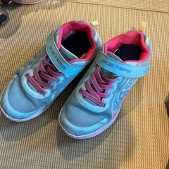 スニーカー２３センチの画像