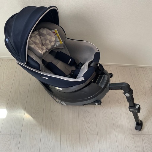 コンビ　combi チャイルドシート