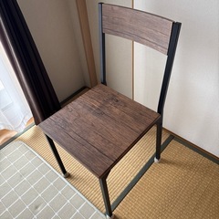 ダイニングテーブルの画像
