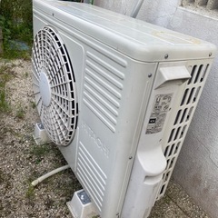 エアコンと室外機の画像