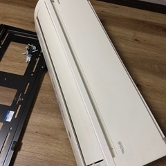 エアコンと室外機の画像