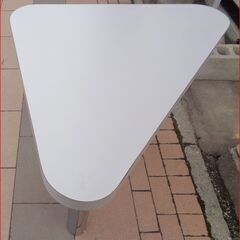 【￥1100-】三角テーブル サイドテーブル 飾台 花台 用途様々…の画像