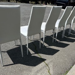 レザー調ホワイトチェア　商談中
の画像