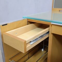 arflex(アルフレックス)のCOMPOSER(コンポーザー)  ドレッサーです。ナチュラルな質感とシンプルなデザインはスタイリッシュなインテリアや北欧スタイルにもおススメの鏡台です！の画像