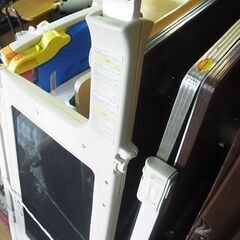 セール中につき、通常特価5,478円より半額の2,739円!　Combi　コンビ　ハンズフリーゲート　ベビーゲート　間仕切り　ペットゲートの画像