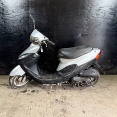 ★支払総額3.3万円★激安車、バイクショップ！！野田納車可能です！キムコ スーナー50ss シルバー 激安原付！ 2ストのためオイル注ぎ足すだけ！ バッテリー新品！ サイスタ付き！ 車格大きい50cc！の画像