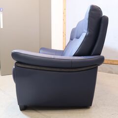 人気のkarimoku(カリモク家具)よりChitano(チターノ)の本革を使用したゼータ 3人掛けソファーです！コンパクトでありながらシートはゆったりとした上品なデザインのレザートリプルソファー♪の画像