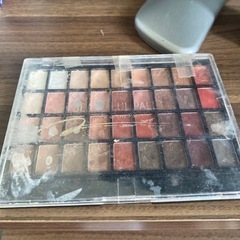 アイシャドウ