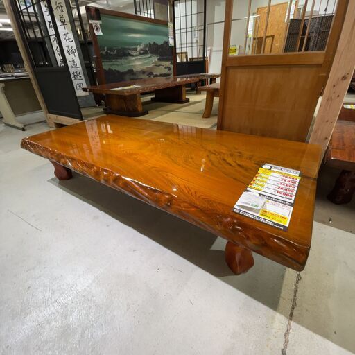 一枚板座卓(No:1251912) (中古代行販売ReOK) 沖縄のテーブル《座 一枚板座卓(No:1251912) (中古代行販売ReOK) 沖縄のテーブル《座