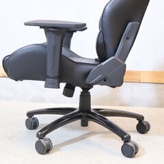 AK RACING(エーケーレーシング) Overture ゲーミングチェア。適度なホールド感のある背もたれとリラックスできる座面は快適な座り心地。長時間PC作業をする方にもオススメ。の画像