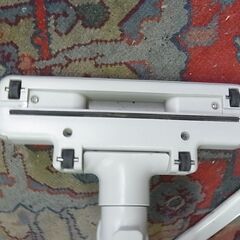 プラマイゼロ　コードレスクリーナー　XJC-Y010　ホワイト　白　ゴミパック不要　掃除機　スタンド付きの画像