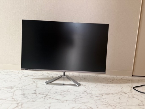 2K対応、大型31.5型液晶ディスプレイ