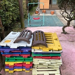 サークルとブランコの画像