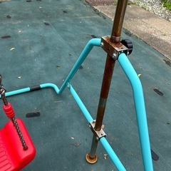 サークルとブランコの画像
