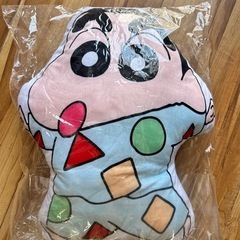【新品未開封】クレヨンしんちゃんクッション 抱き枕の画像