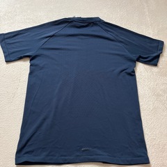 adidas ダークブルー Tシャツ Mの画像