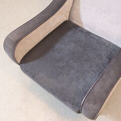 Francfranc(フランフラン)のピルティ 1人掛けソファです。曲線的な愛らしいフォルムが魅力のシングルソファ。カジュアルな雰囲気は1人暮らしにもおススメの1Pソファー♪の画像