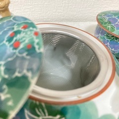 急須　　湯呑み2個セット蓋付き　花柄模様　薄い黄緑色の画像