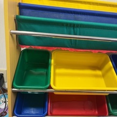 おもちゃ、絵本収納棚の画像