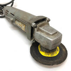 ss7533　東芝 電気ディスクグラインダ DGD-100A 100mm TOSHIBA 電動工具 研削 バリ取り 仕上げ さび落とし 切断 大工道具 ディスクグラインダー 中古の画像