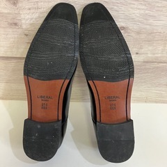 【E06】LIBERAL SHOES　メンズ 革靴 27㎝EEE 黒 美品の画像